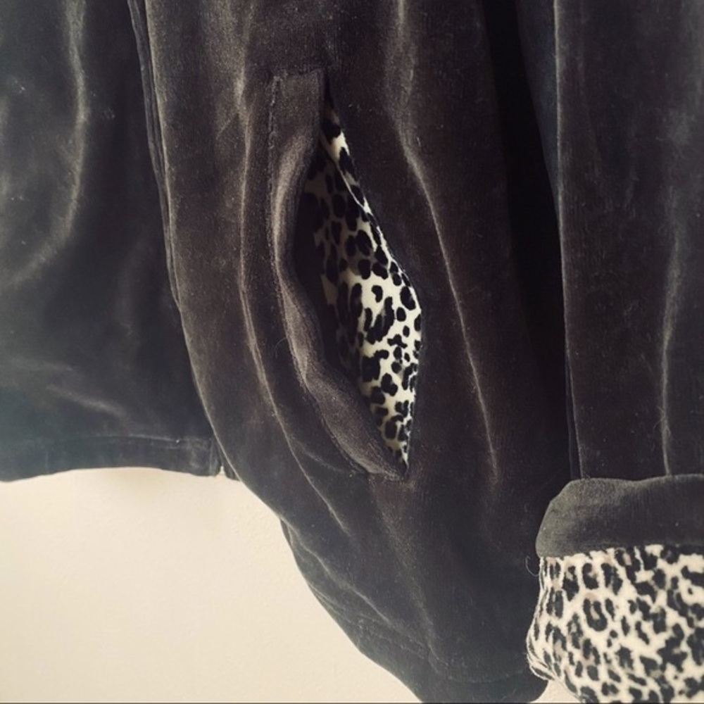 JM Collection Velvet Black Animal Print Trims. Jacket. Sz 12. - Picture 4 of 10